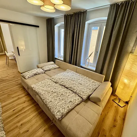Lägenhet Pretti - Neu, Komfortabel, Absolut Ruhig, Zentral & Geraeumig