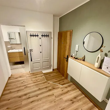 Apartment Pretti - Neu, 75m2, Ruhig, Zentral & Geraeumig *
